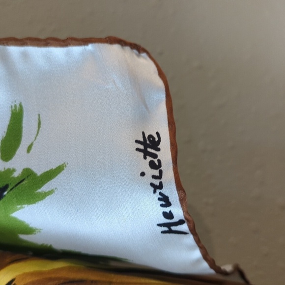 Vintage floral scarf square - Picture 2 of 4